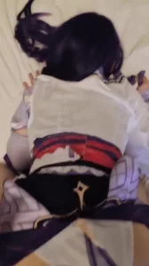 极品母狗cos雷电将军被打桩后入到高潮